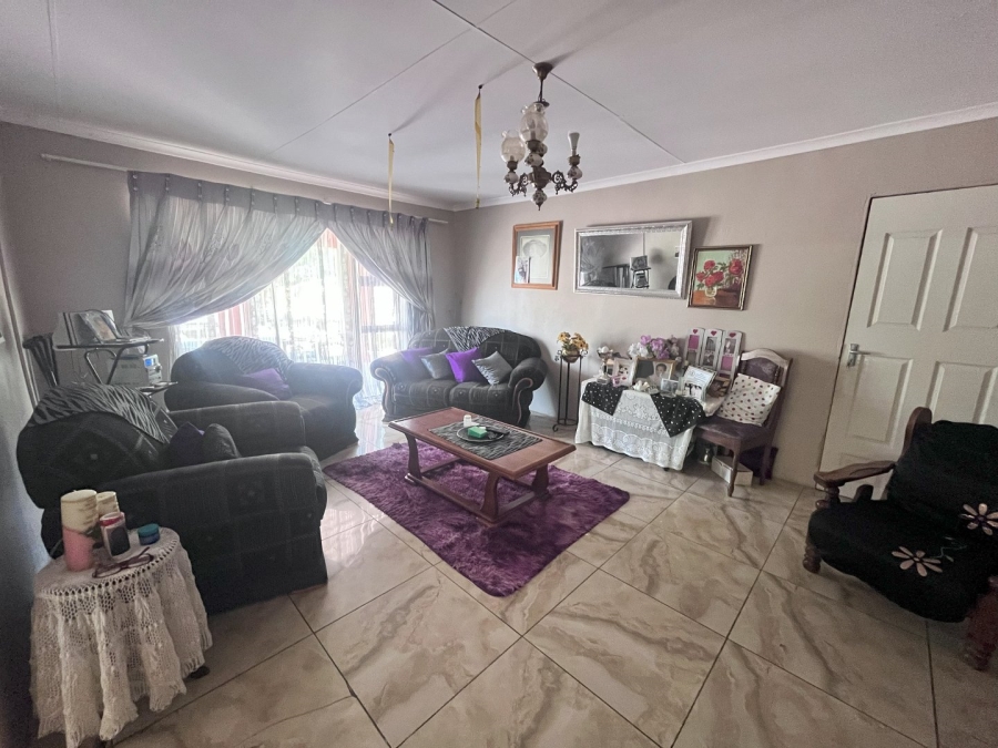 3 Bedroom Property for Sale in Lourierpark Free State